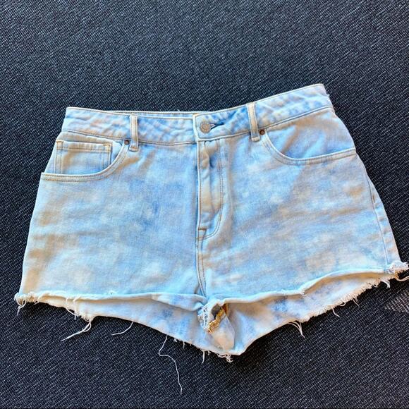 Pacsun Light Wash Distressed Denim Shorts Size 26 - Picture 2 of 9